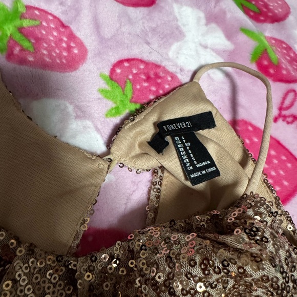 Forever 21 Gold sequins Halter New Year’s party formal wear - Picture 4 of 7